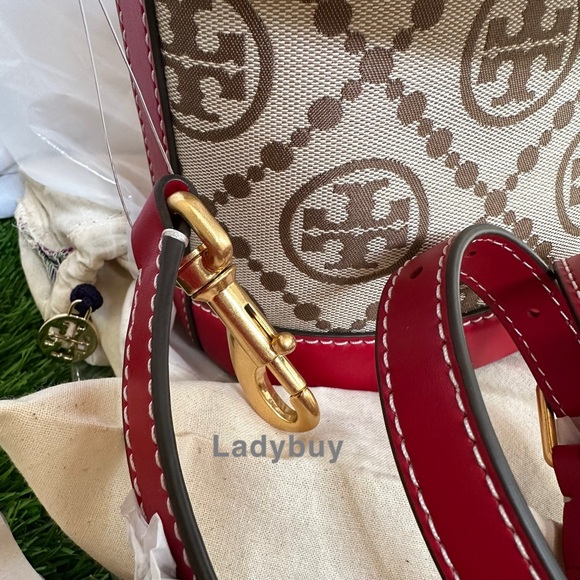 ❇️Tory Burch T Monogram Jacquard Bucket Bag Crossbody Hazelnut Tory Red Gold - Picture 5 of 8